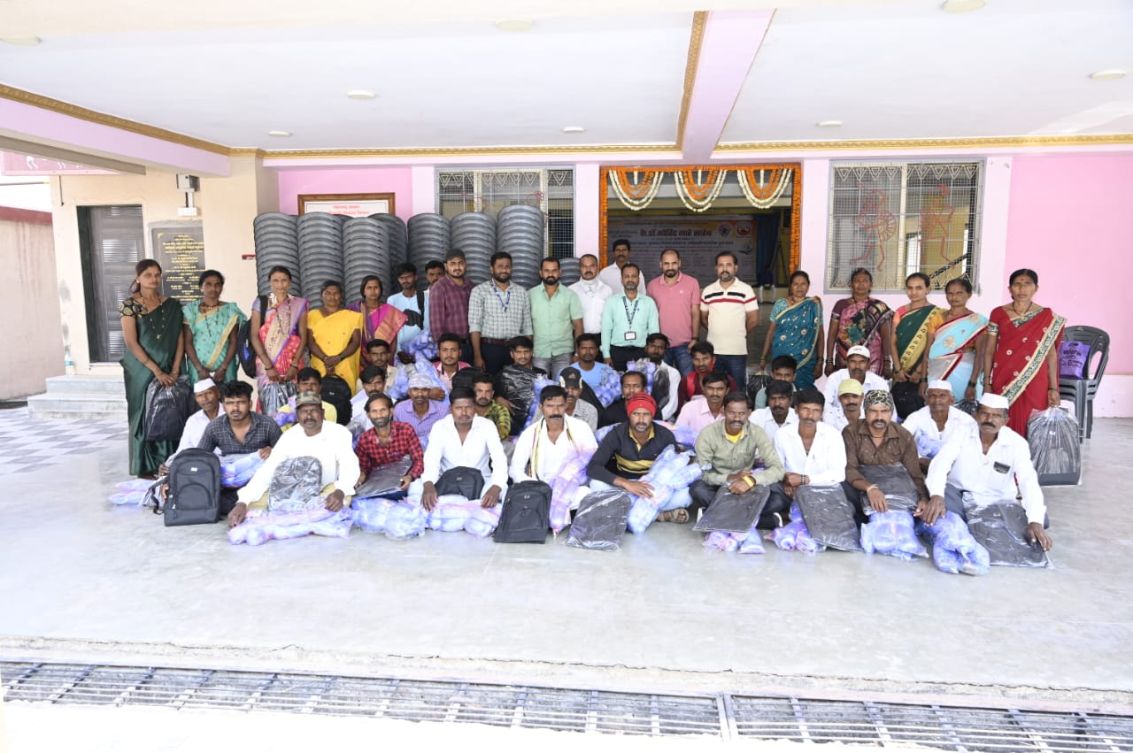 6. Training team with beneficiaries who received fishing net-11-3-2022